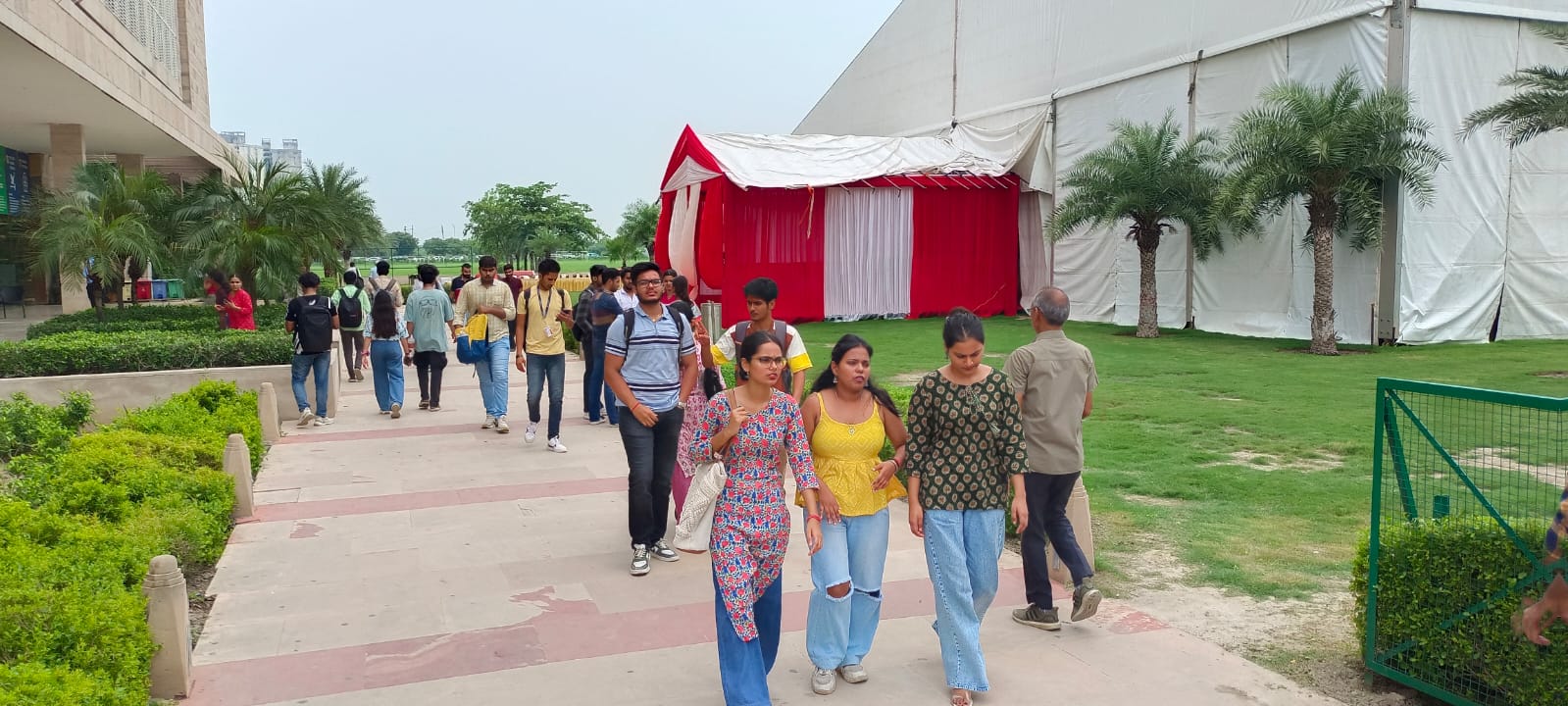 परीक्षा परिणाम के बाद शुरू हुई दाखिले की दौड, देखें किसकी बढी धडकन