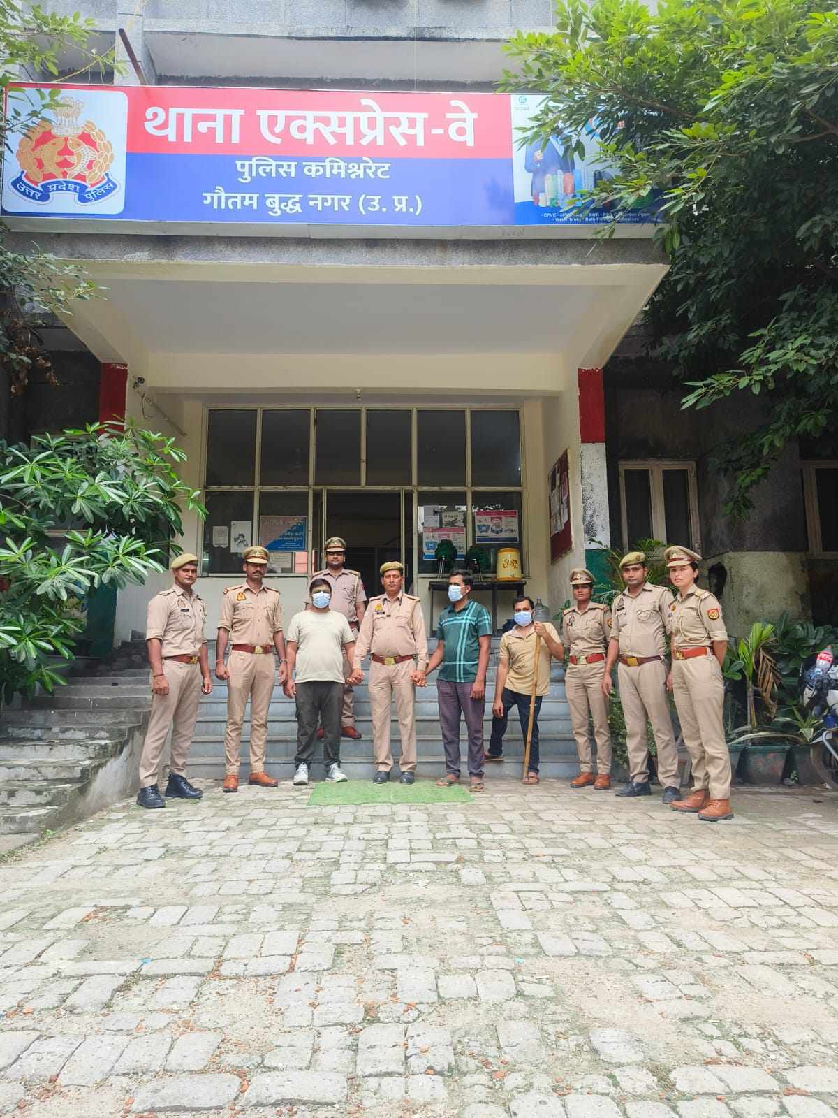 फर्जी मोहर तैयार कर पुलिस वेरीफिकेशन करने वाले 3 दबोचे