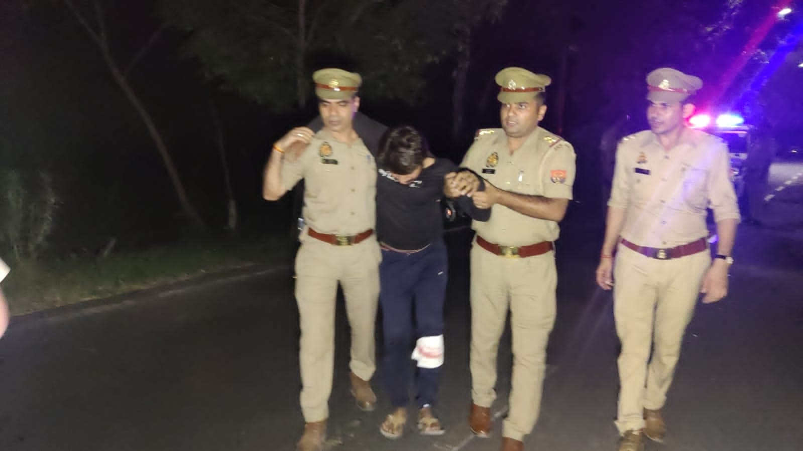 पुलिस व बदमाशों के बीच हुई मुठभेड़, एक को लगी गोली