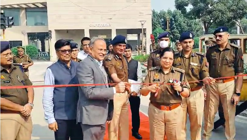 गौतमबुद्धनगर पुलिस को मिली पोर्टेबल स्वच्छता सुविधाएं, आईओसीएल ने दिए व्हीकल माउंटेड टॉयलेट्स