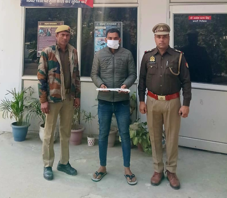 युवक पर चाकू से ताबड़तोड़ हमला करने वाला 15 हजार का ईनामी चढ़ा पुलिस के हत्थे, आठ लोगों ने मिलकर दिया था घटना को अंजाम