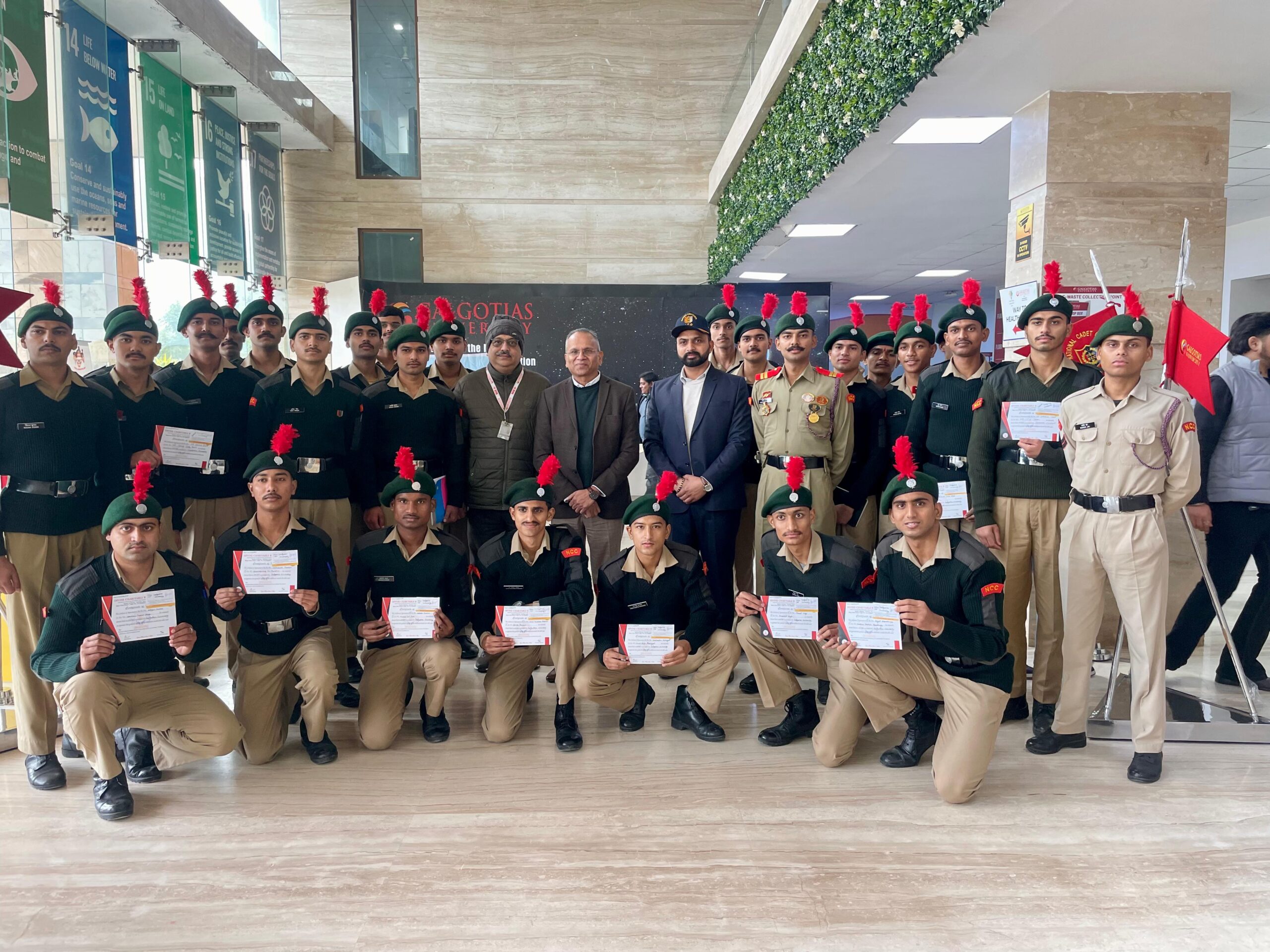 77वें सेना दिवस के अवसर पर रक्तदान शिविर का आयोजन:गलगोटिया विश्वविद्यालय में लगाया गया शिविर