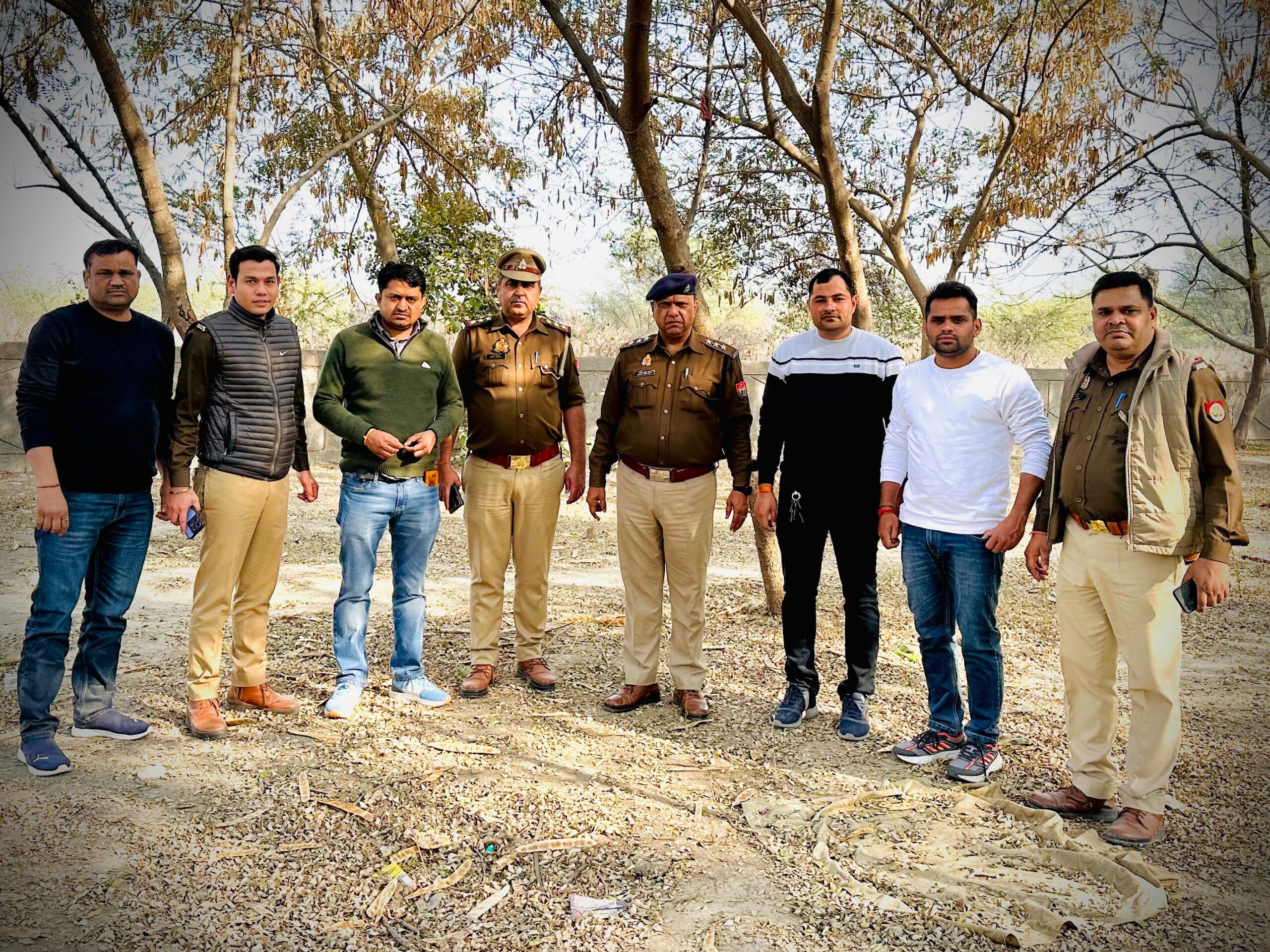 पुलिस और बदमाशों के बीच जबरदस्त मुठभेड़ : गोलीबारी में एक घायल, दूसरा गिरफ्तार, अवैध हथियार और बिना नंबर प्लेट की कार बरामद