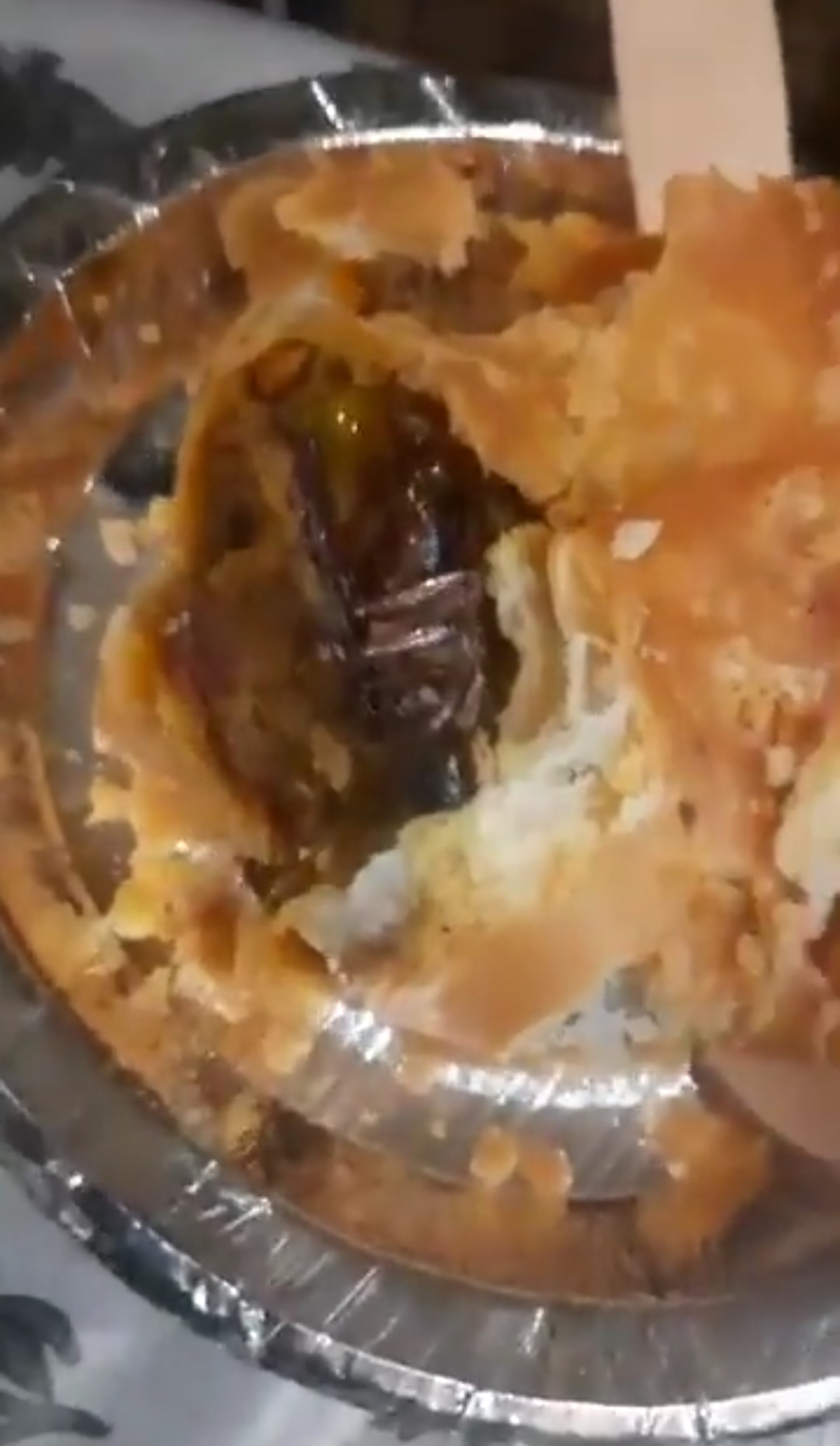 समोसे से सोसायटी के लोगों का मन हो गया खराब: शिकायत के बाद फूड विभाग की टीम ने शुरू की कार्रवाई