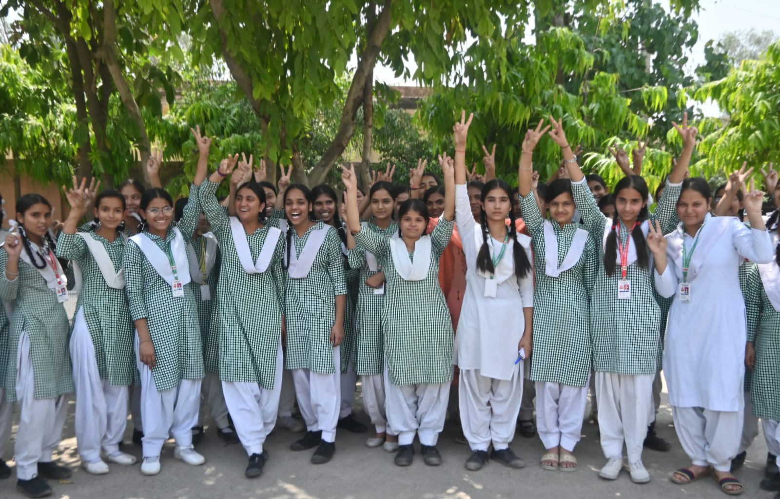 हाईस्‍कूल में तन्‍वी नागर व इंटर में देव ने जिले में किया टॉप: यूपी बोर्ड ने जारी किया इंटर व हाईस्‍कूल का परीक्षा परिणाम