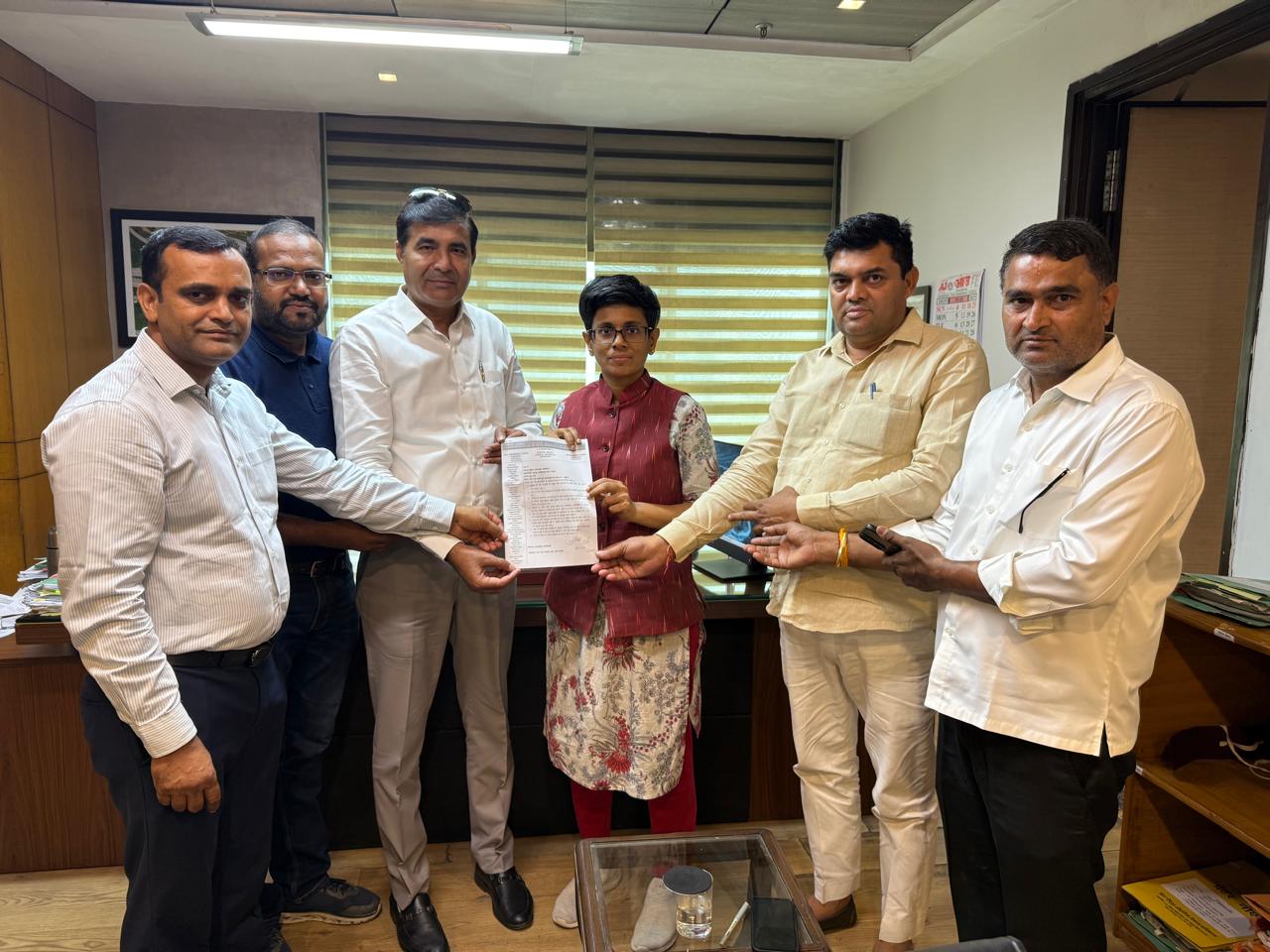 सेक्‍टरों में कामर्शियल गतिविधियों पर फेडरेशन की कड़ी आपत्ति: ग्रेटर नोएडा प्राधिकरण की ACEO से दर्ज कराया विरोध