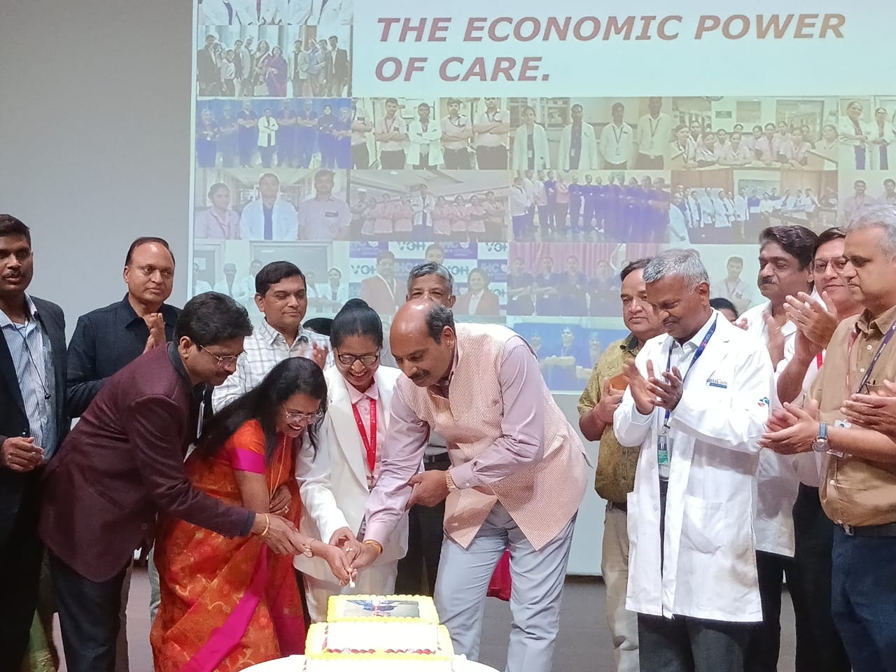 शारदा अस्पताल में अंतरराष्ट्रीय नर्स दिवस का आयोजन: श्रेष्‍ठ कार्य करने वाली नर्स को किया गया सम्‍मानित