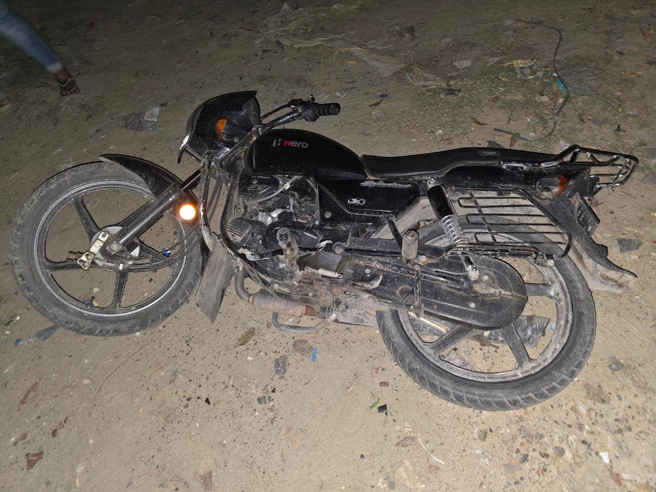 लूट की घटना को अंजाम देने वाले बदमाशों से पुलिस की मुठभेड़, एक बदमाश को लगी गोली दूसरा मौके पर धराया