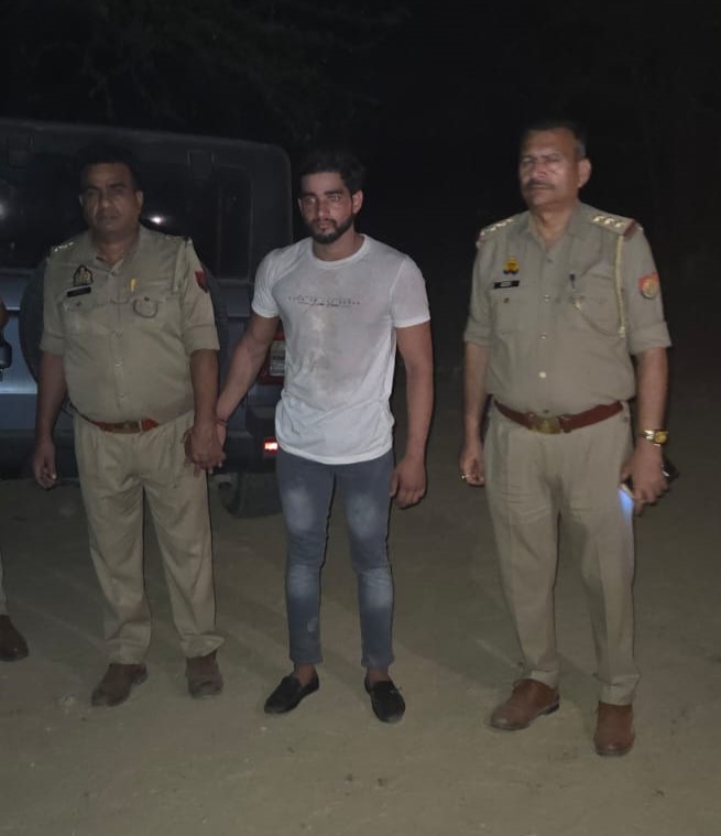 चोरी की थार व स्कार्पियो लेकर घूम रहे बदमाशों से पुलिस की मुठभेड़, दो बदमाश पुलिस की गोली का हुए शिकार