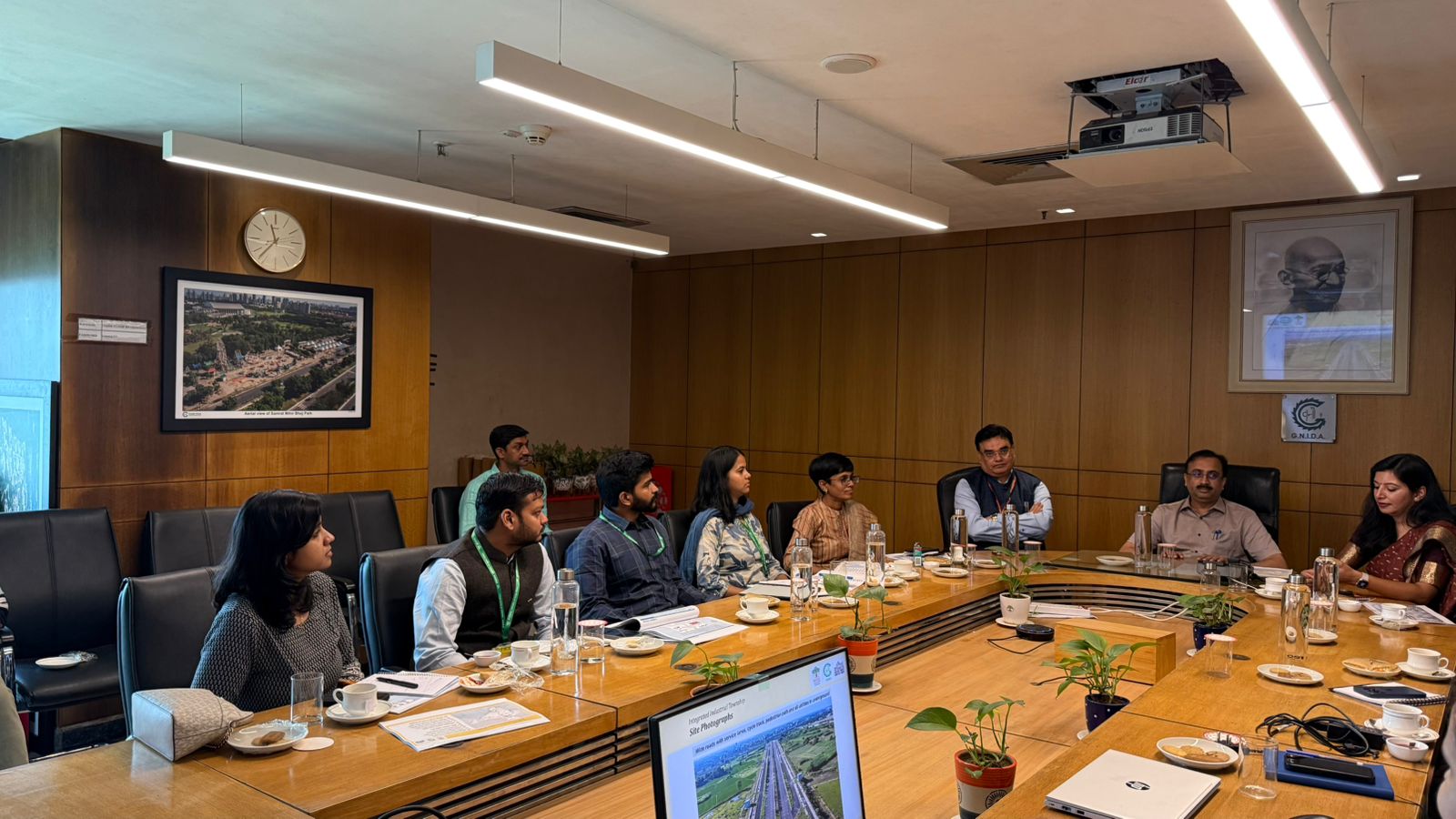 अहम जानकारी के लिए देश के विभिन्‍न हिस्‍सों से 5 आईएएस पहुंचे ग्रेटर नोएडा: अधिकारियों ने आईआईटीजीएनएल, एमएमएलएच-एमएमटीएच का किया अध्ययन