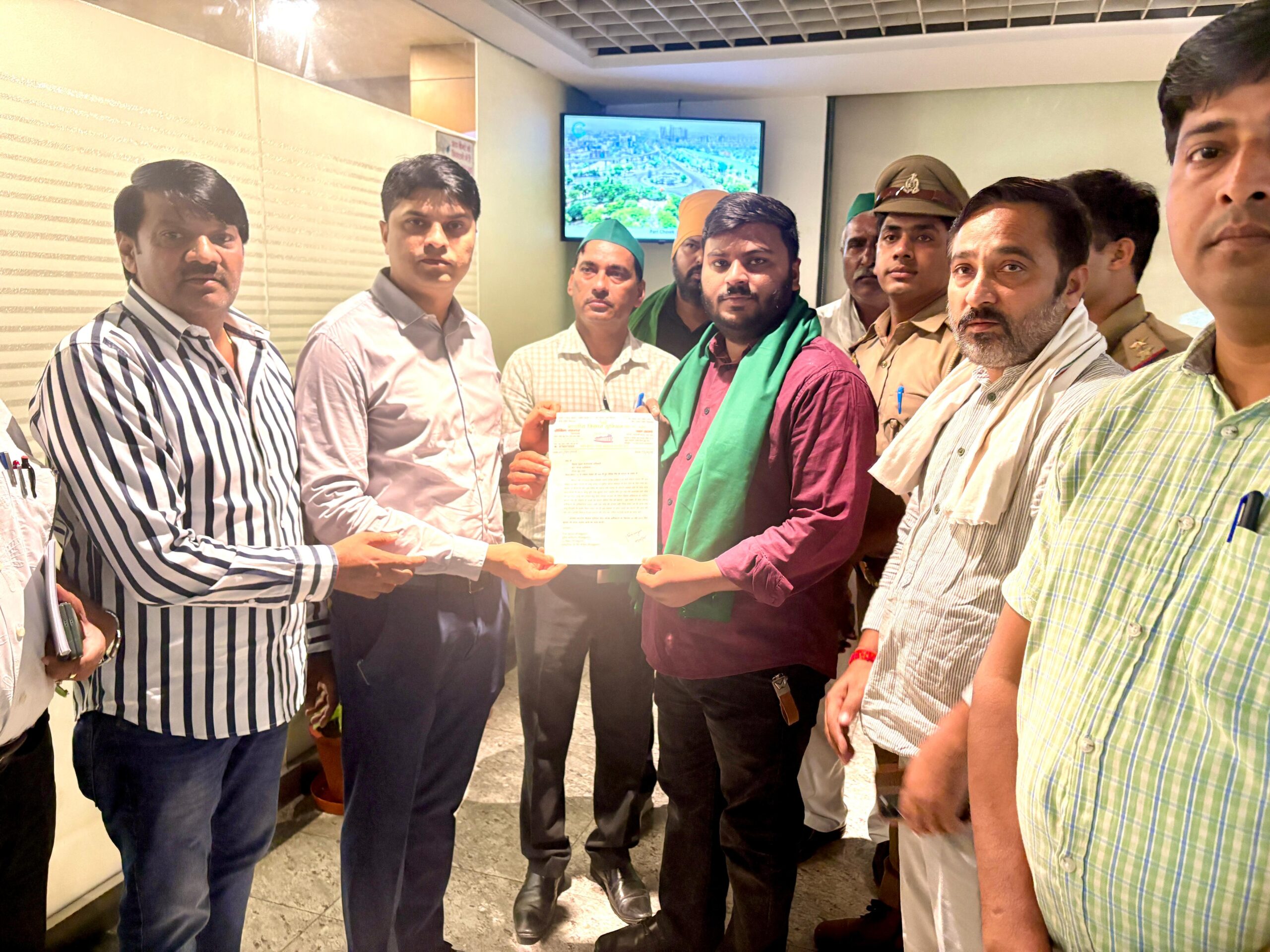 मीथेन गैस से छात्र के झुलसने के मामले में किसान संगठन ने जताई नाराजगी : ज्ञापन सौंपकर मामले की जांच कराने की मांग