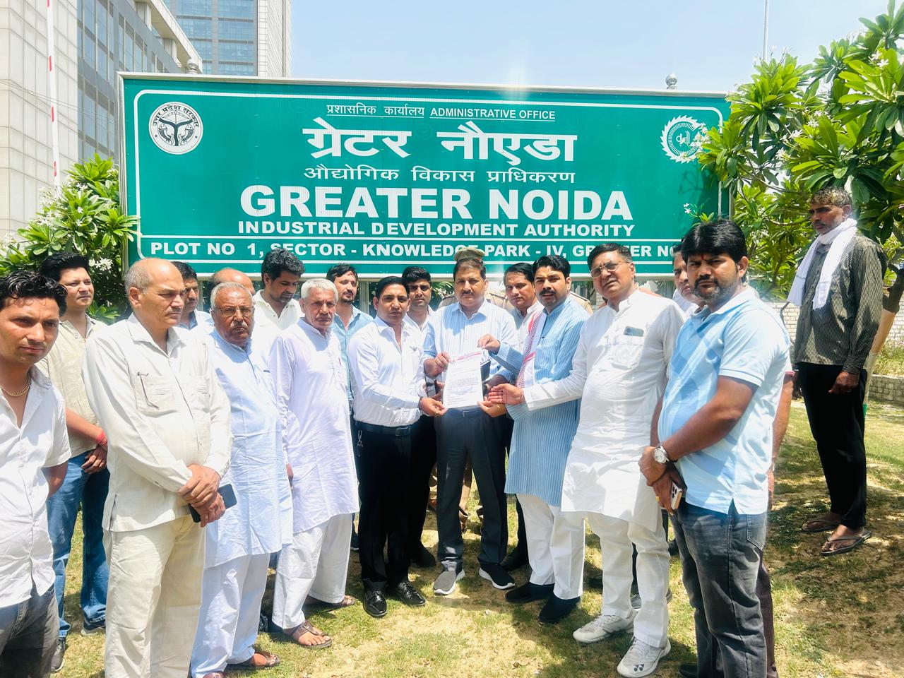 टूटी सड़क से 3000 से अधिक ग्रामीणों को आए दिन हो रही परेशानी: करप्‍शन फ्री इंडिया संगठन ने उठाई ग्रामीणों की मांग