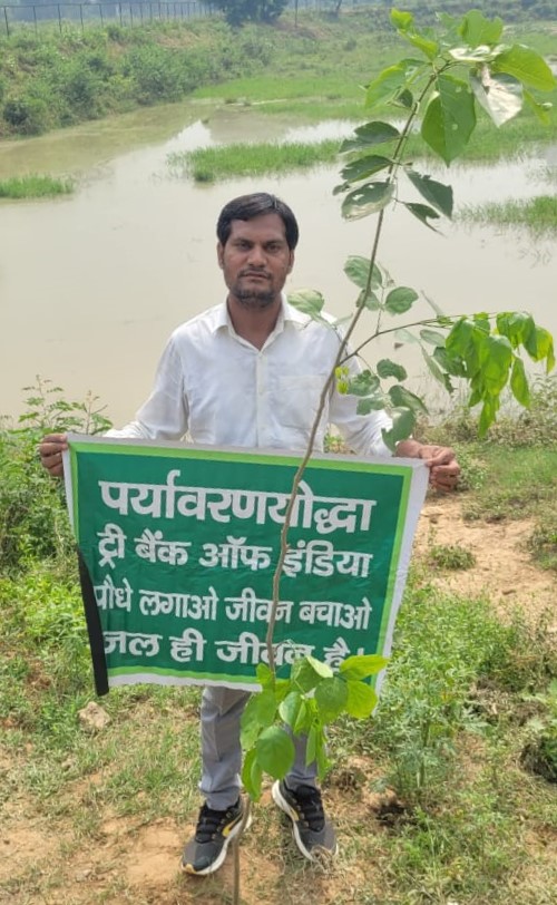 11 वर्ष में 5 लाख पौधे लगा बने ग्रीन मैन ऑफ यूपी : निरंतर जारी है पौधों से धरती के श्रृंगार का सिलसिला