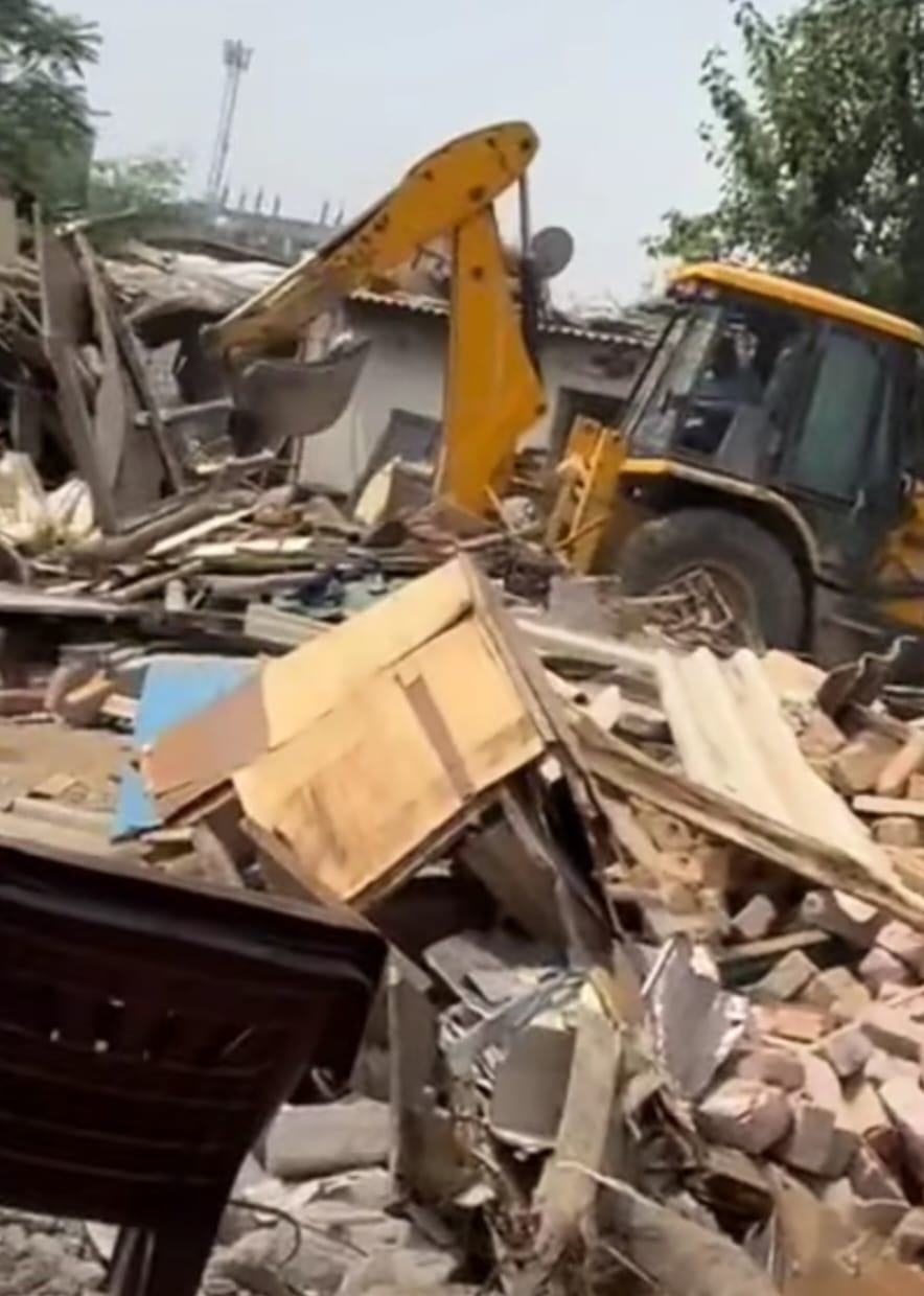 50 करोड़ रुपये की सरकारी जमीन पर हो गया था कब्‍जा: कुछ घंटे की कार्रवाई में जमीन हुई कब्‍जा मुक्‍त