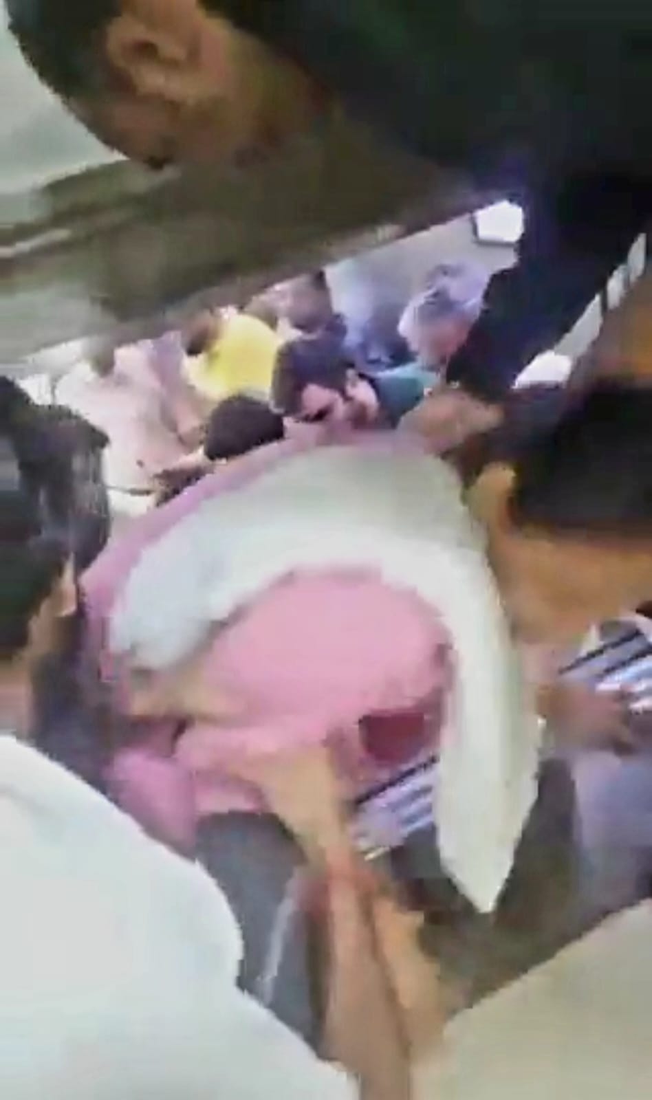 यथार्थ अस्‍पताल में 16 लोगों की जान पर आफत: मदद के लिए आधे घंटे तक नहीं पहुंचा कोई व्‍यक्ति