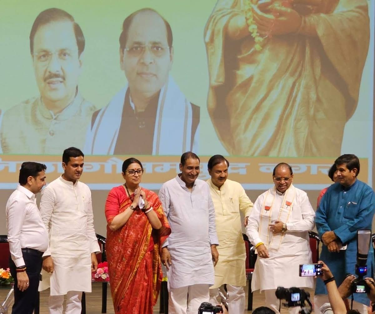 भाजपा कार्यकर्ताओं ने मनाई अहिल्याबाई की 300 वीं जयंती: जीएल बजाज कॉलेज में आयोजित हुआ कार्यक्रम