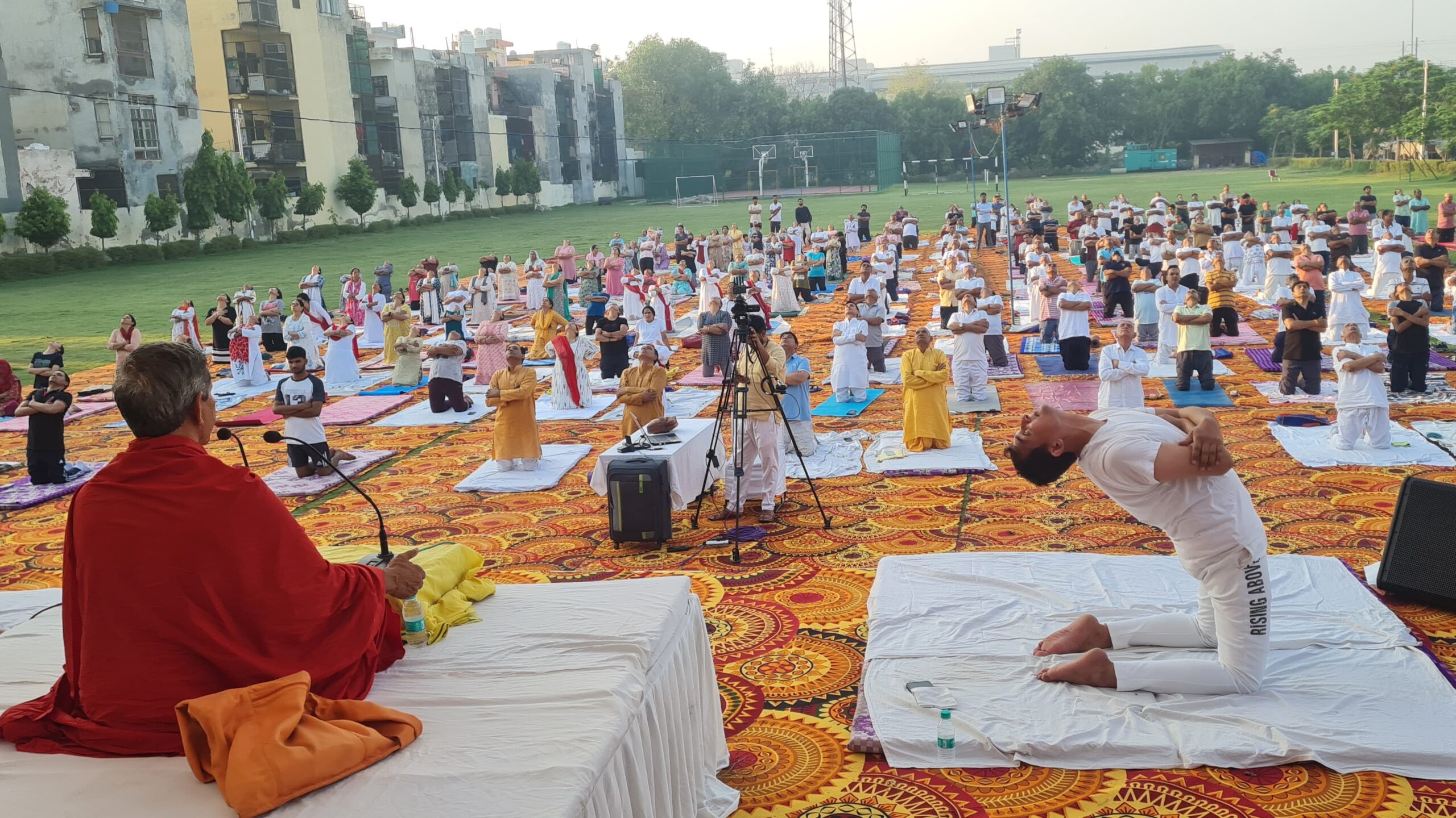 योग से बनाए जीवन को निरोग: योग शिविर में कर्मवीर महाराज ने दी महायोग क्रिया की जानकारी