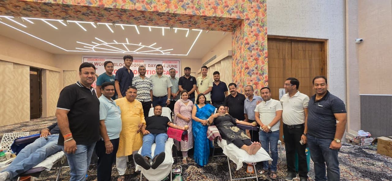 रक्तदान शिविर में 60 यूनिट रक्त हुआ एकत्र: स्‍वर्ण नगरी स्थित अग्रसेन भवन में आयोजित हुआ शिविर