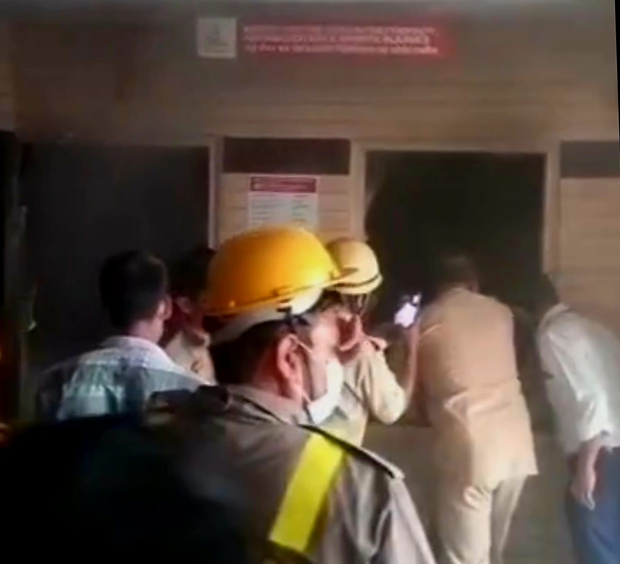 मेट्रो अस्‍पताल में लगी आग, कर्मचारियों ने दिखाई दिलेरी: अस्‍पताल के फिजियोथेरेपी यूनिट में लगी थी आग