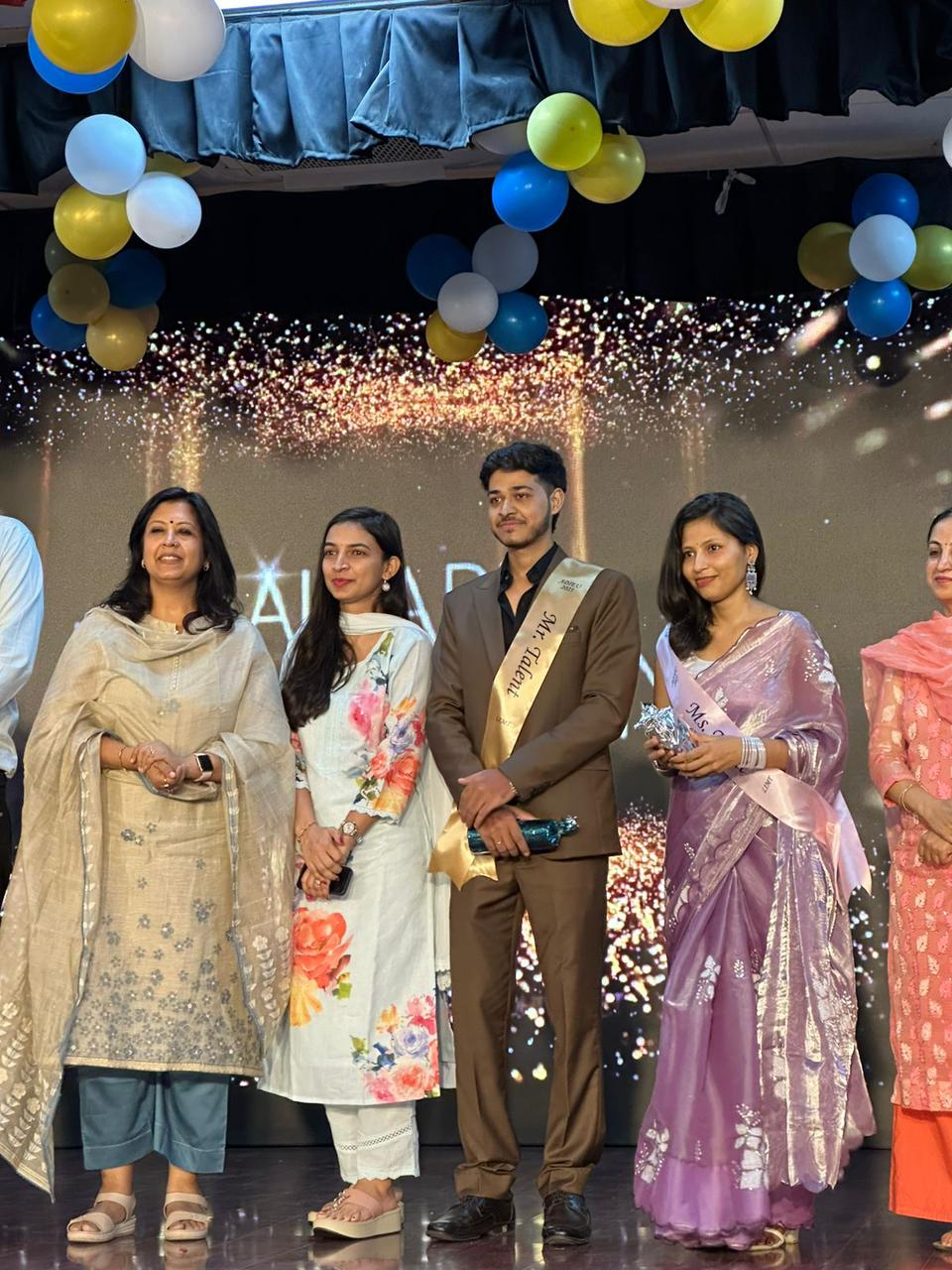 रोहित व महिका चुने गए मिस्‍टर व मिस फेयरवेल: लॉयड कॉलेज में बी.फार्मा के छात्रों को दी गई विदाई