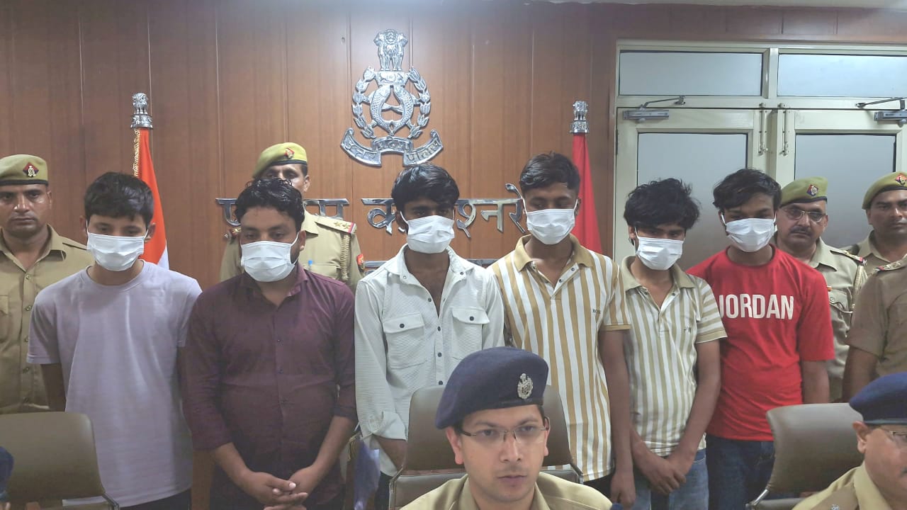 ग्राइंडर ऐप के जरिए दोस्ती कर लूट करने वाले गिरोह का पर्दाफाश, छह आरोपी दबोचे