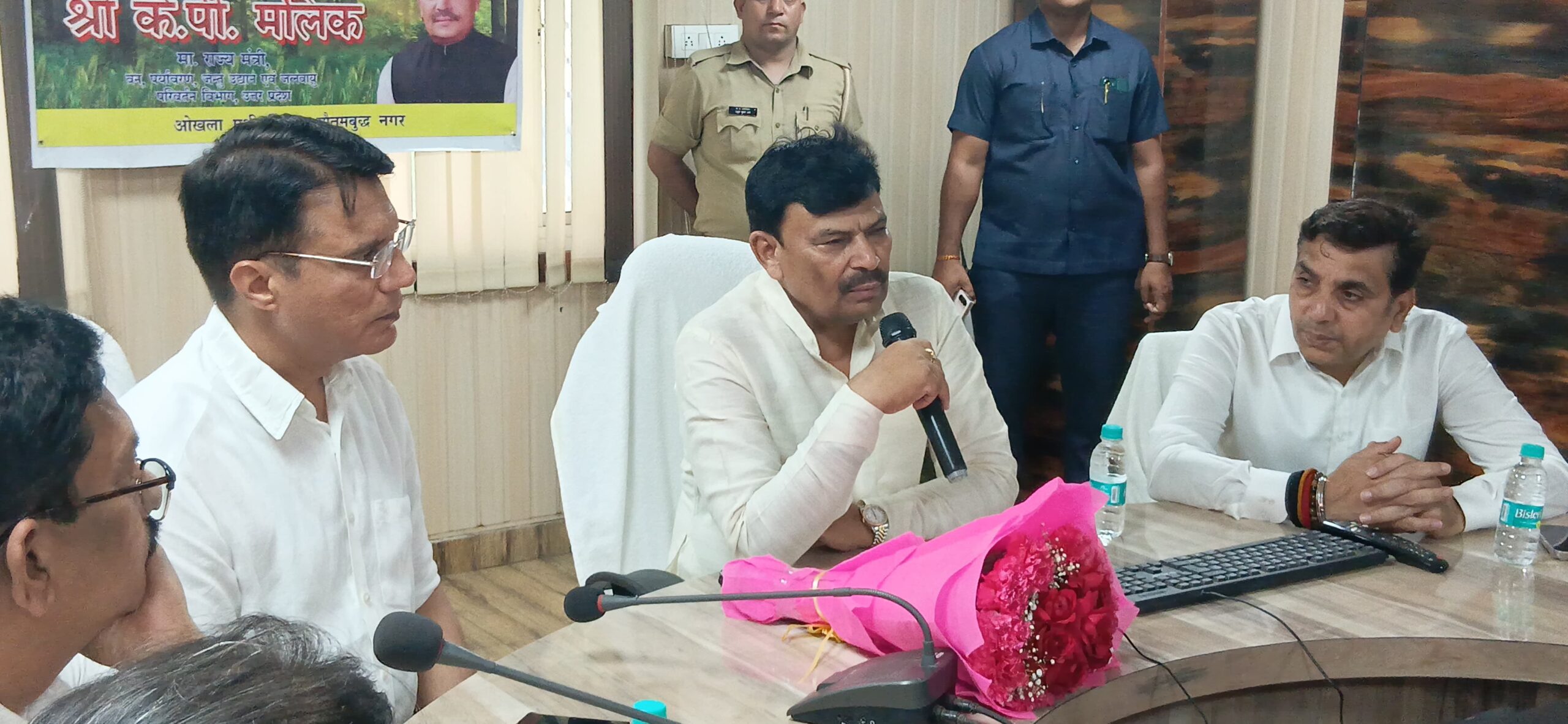 वन महोत्सव के साथ पूरे उत्तर प्रदेश में 35 करोड़ पौधे लगाने का लक्ष्य, एक पौधा मां के नाम से हुई शुरुआत