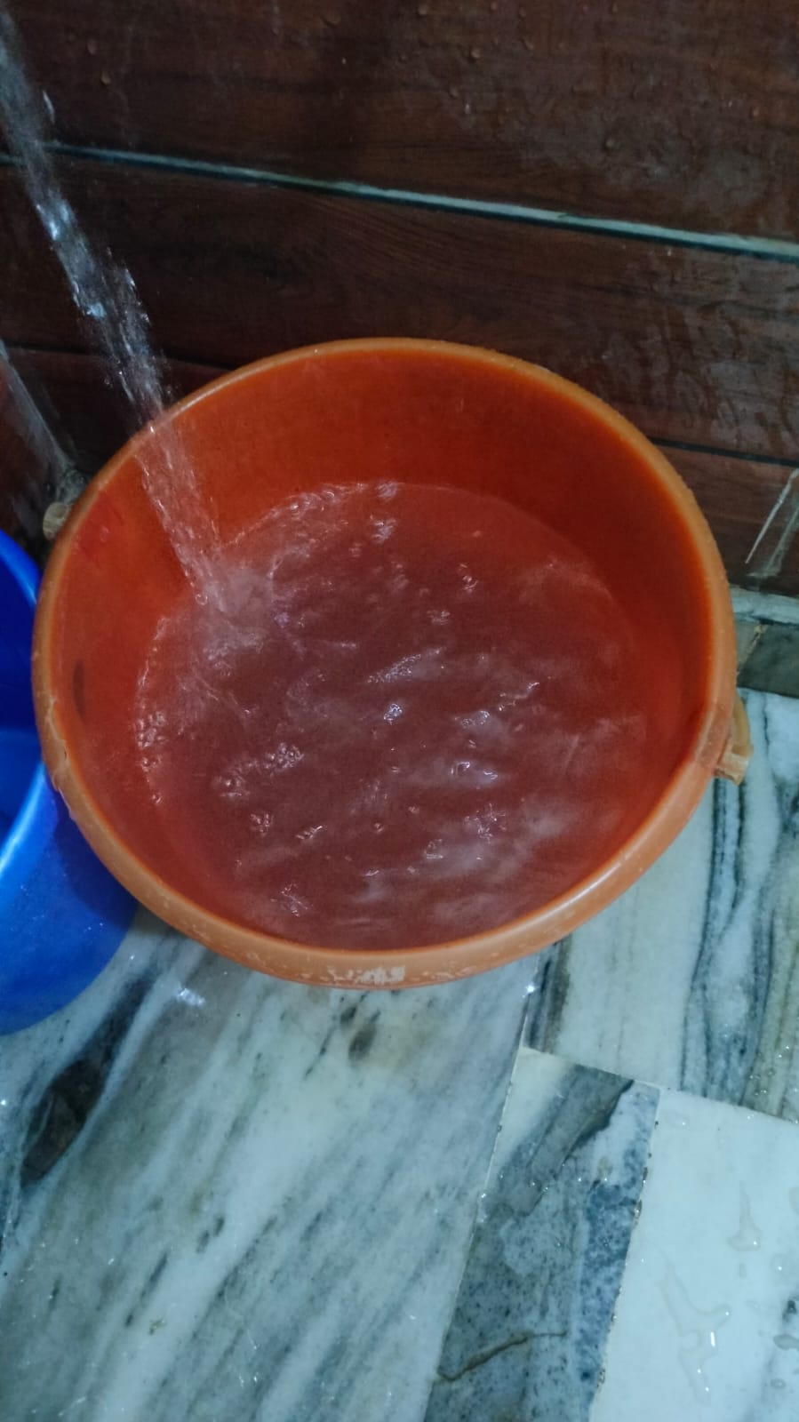 10 दिन से शिकायत, अधिकारियों ने बंद किए आंख-कान: घरों में गंदे पानी की आपूर्ति से सेक्‍टर के लोग हो रहे हैं बीमार