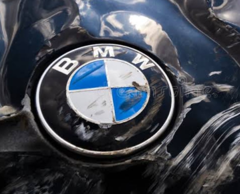 BMW की टक्कर से मासूम की मौत, पिता और मामा गंभीर घायल, आरोपी दबोचा