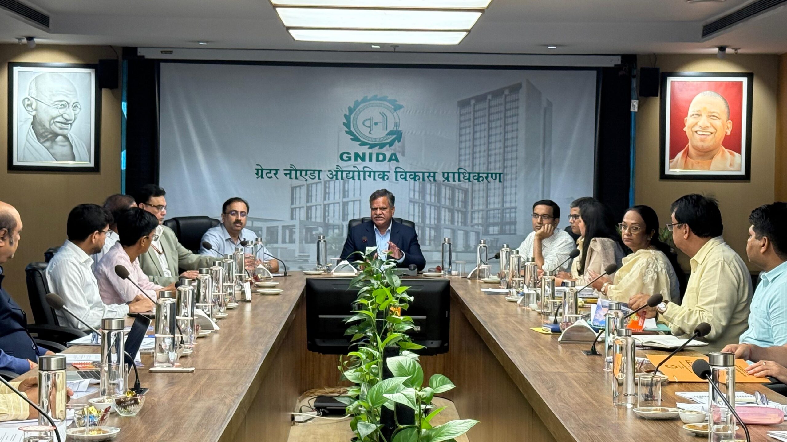 5000 से अधिक युवाओं को रोजगार की दिशा में प्राधिकरण ने बढ़ाया कदम: तीन कंपनियों ने उत्तर प्रदेश के मुख्य सचिव के सामने दिया प्रजेंनटेशन