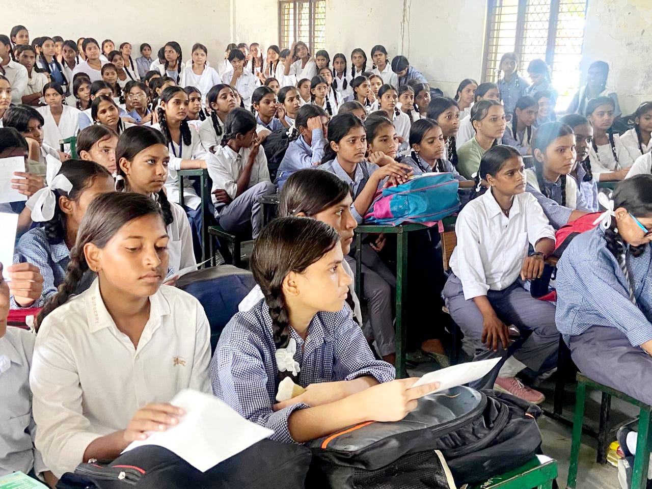 महिला उन्नति संस्था ने चलाया जागरुकता अभियान:  छात्राओं को सर्वाइकल कैंसर के लक्षण-कारण और उपचार की दी जानकारी