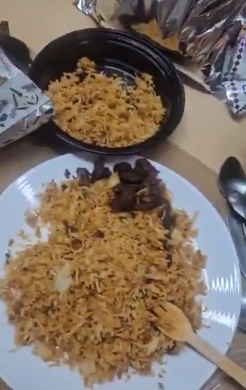 सावन में वेज बिरयानी मंगाना पड़ गया भारी:रेस्‍टोरेंट संचालक ने ग्राहक को भेजी चिकन बिरयानी
