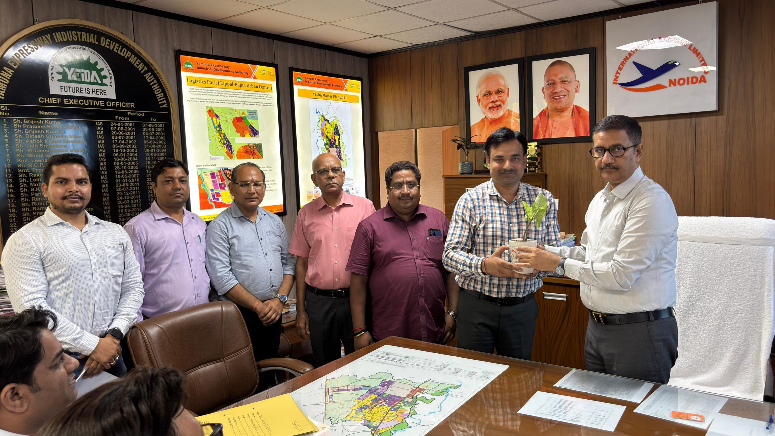 आईईए ने की ई नीलामी प्रक्रिया को रोकने की मांग: प्रतिनिधिमंडल ने यमुना प्राधिकरण के सीईओ से की मुलाकात