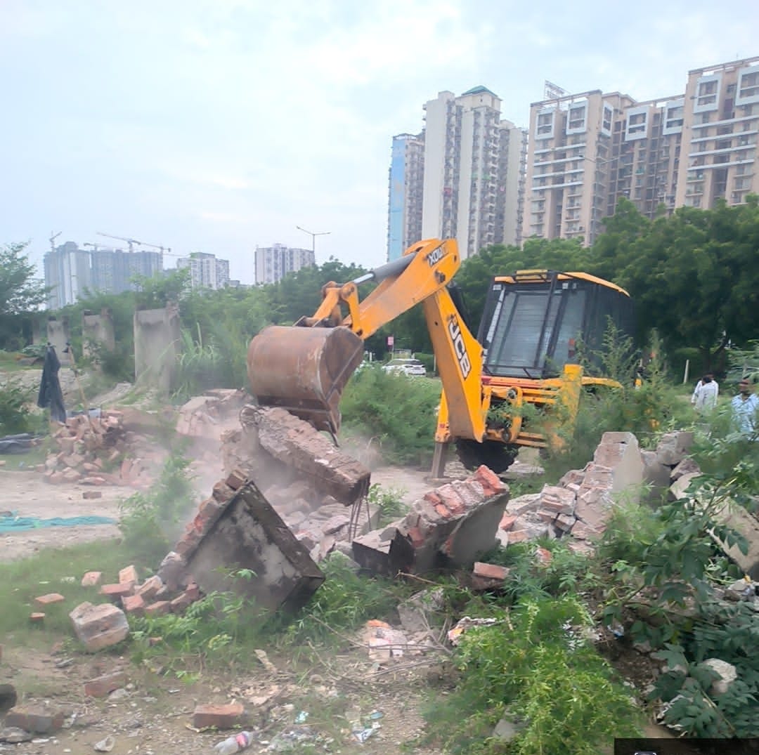 बिसरख में बड़े पैमाने पर चल रहा प्राधिकरण की जमीन पर कब्‍जे का खेल: कब्‍जा मुक्‍त अभियान की शुरुआत, 8900 मीटर जमीन से हटाया अतिक्रमण