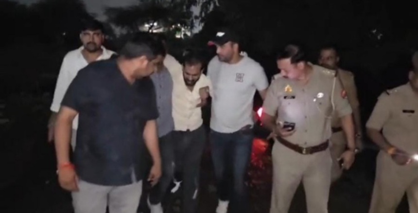 25 हजार के इनामी बदमाश से मुठभेड़, गोली लगने से हुआ घायल