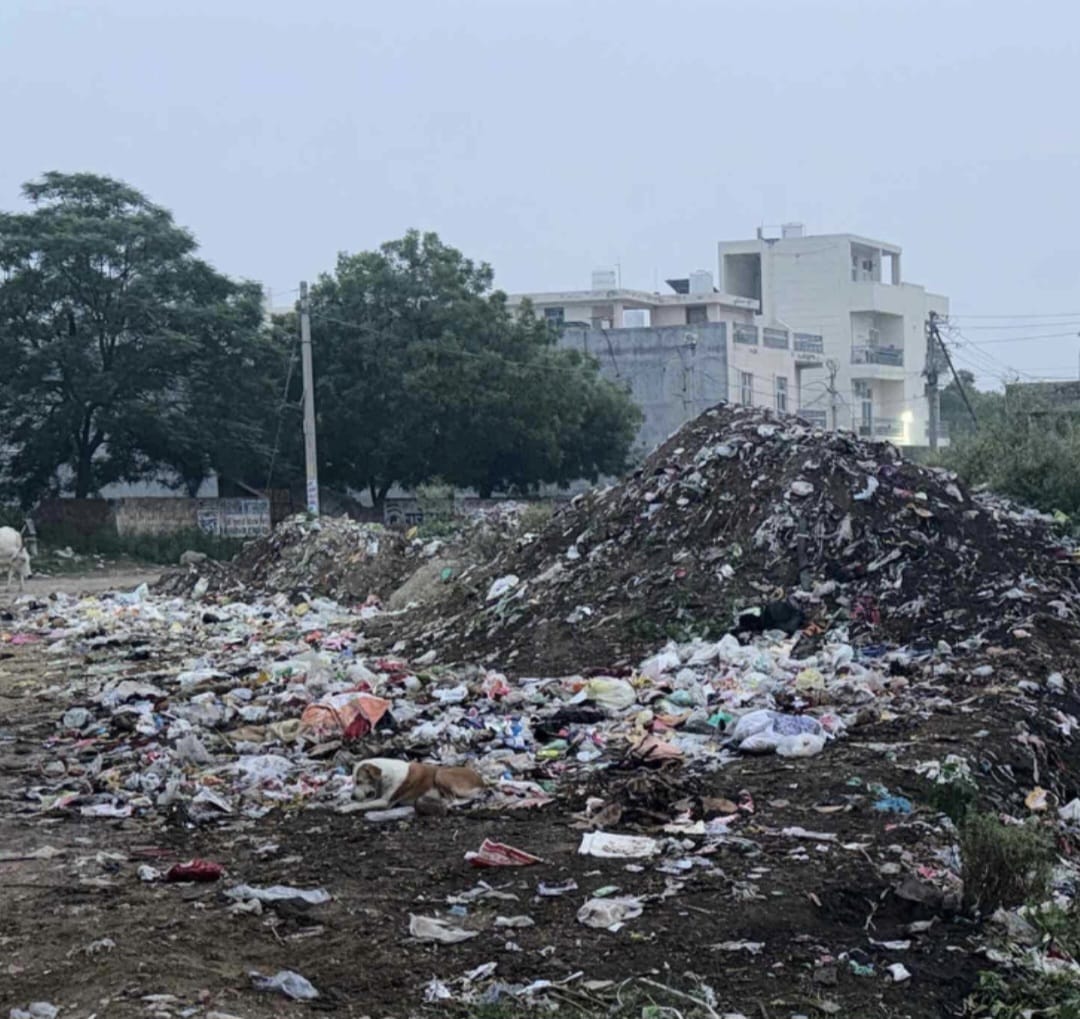 अधिकारी के दावों से जागरुक ग्रामीणों ने उठा दिया पर्दा: अब फर्जी रिपोर्ट लगाने वाले अधिकारी पर कर रहे कार्रवाई की मांग