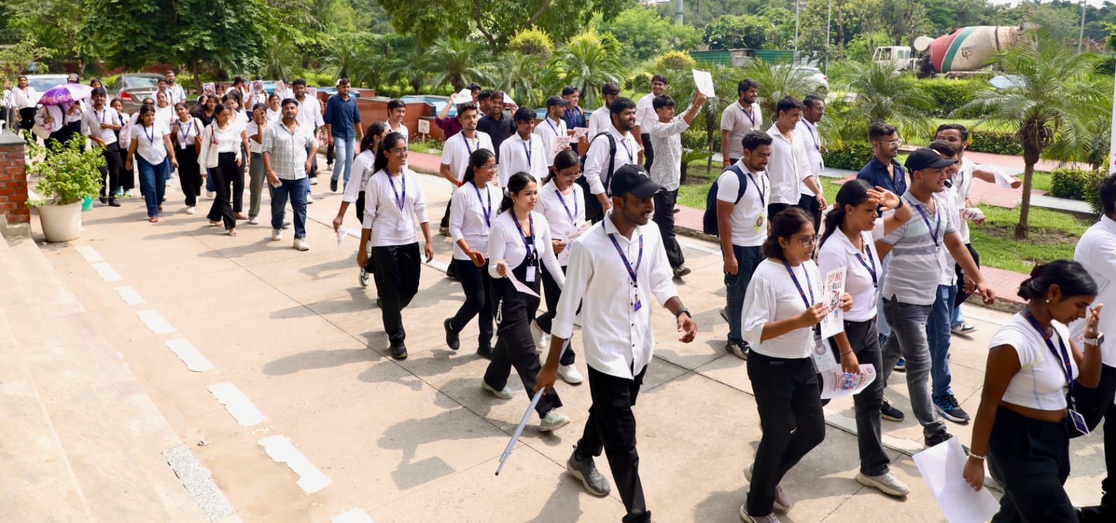शारदा विश्वविद्यालय में एंटी रैगिंग वीक का शुभारंभ : छात्रों को एंटी रैगिंग को लेकर किया जागरूक