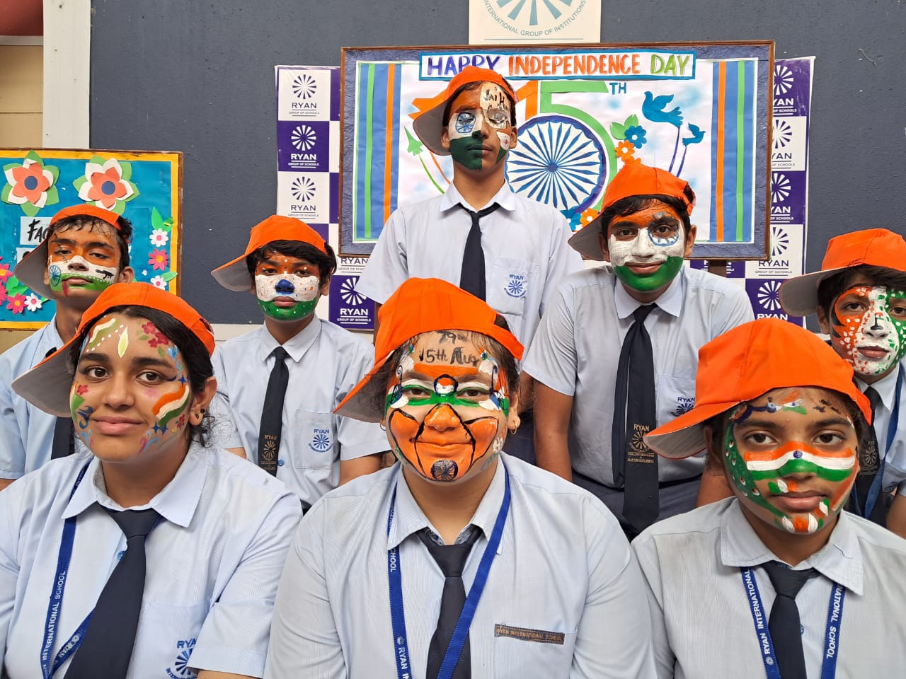 रयान इंटरनेशनल स्कूल में फेस पेंटिंग प्रतियोगिता: स्वतंत्रता सेनानियों की वेशभूषा में छात्रों ने किया मार्च