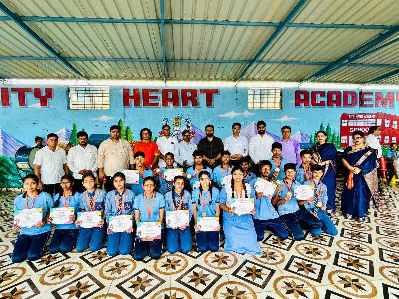 प्रेरणा यात्रा में सहयोग देने के लिए सिटी हार्ट एकेडमी को किया सम्मानित: भाई की मौत के बावजूद यात्रा में भगत सिंह बने संदीप का विशेष सम्मान