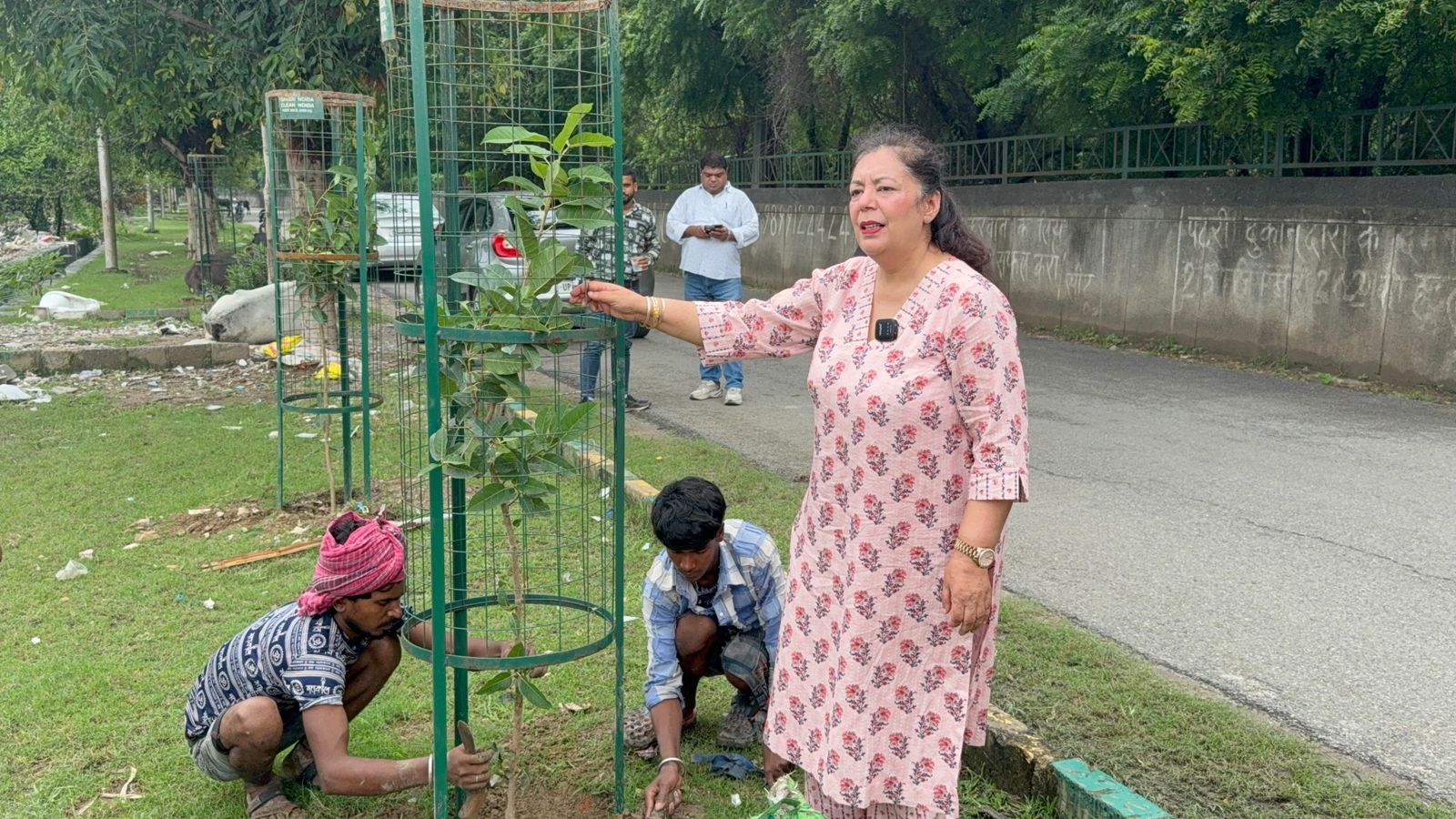 नोएडा की “हरित योद्धा” सुखमनी ढिल्लन: 2000 से अधिक पौधारोपण कर बनी पर्यावरण संरक्षण की मिसाल