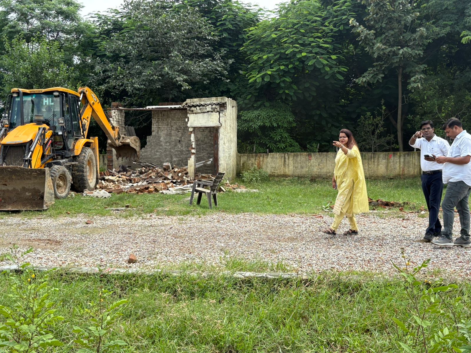 100 करोड़ की जमीन पर था भू माफ‍िया का कब्‍जा: भोले-भाले लोगों को जमीन बेचकर ठगने का चल रहा था खेल