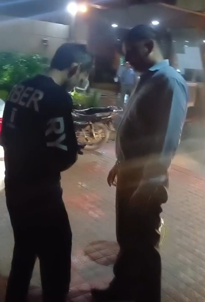 जहां मर्जी वहां खाना खिलाउंगा, रोक सको तो रोक लो:पाम ओलंपिया सोसायटी में विवाद का वीडियो आया सामने