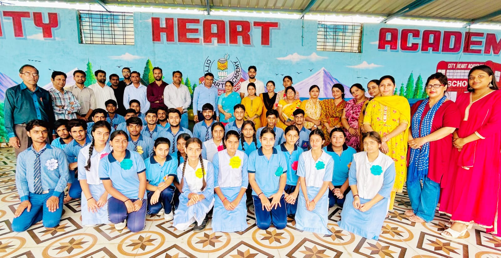 सिटी हार्ट स्कूल में उत्‍साह के साथ मनाया गया शिक्षक दिवस: केक काट कर मनाया डाक्‍टर सर्वपल्ली राधाकृष्णन का जन्मदिन