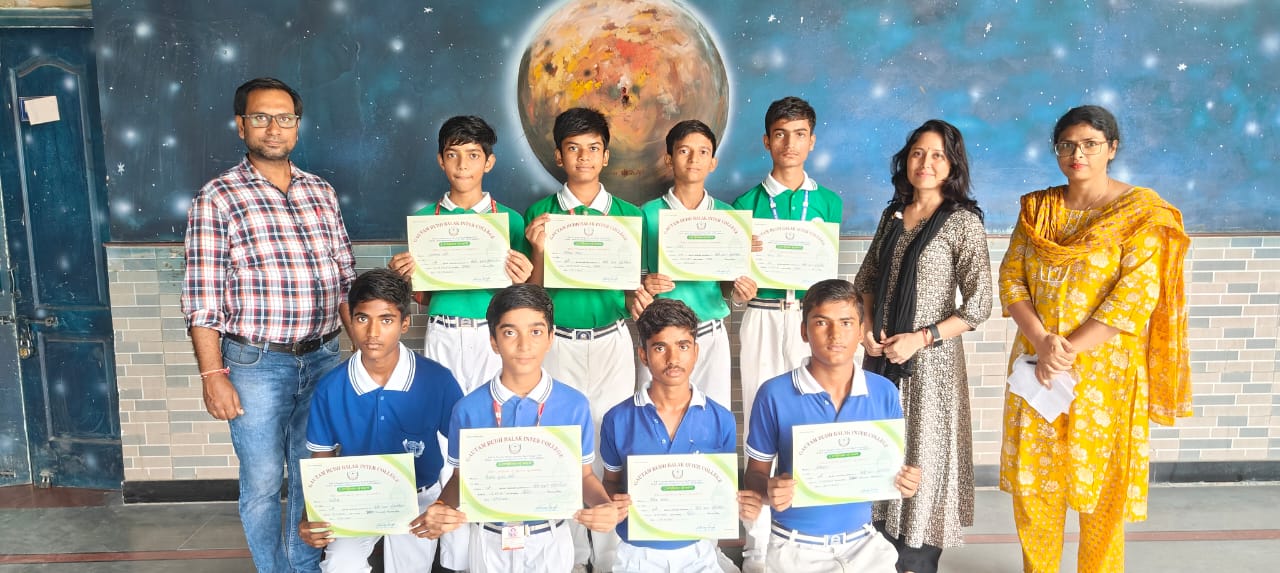 गौतम बुद्ध बालक इंटर कॉलेज में हिंदी दिवस का आयोजन: नुक्‍कड़ नाटक के माध्‍यम से दिया जागरुकता का संदेश