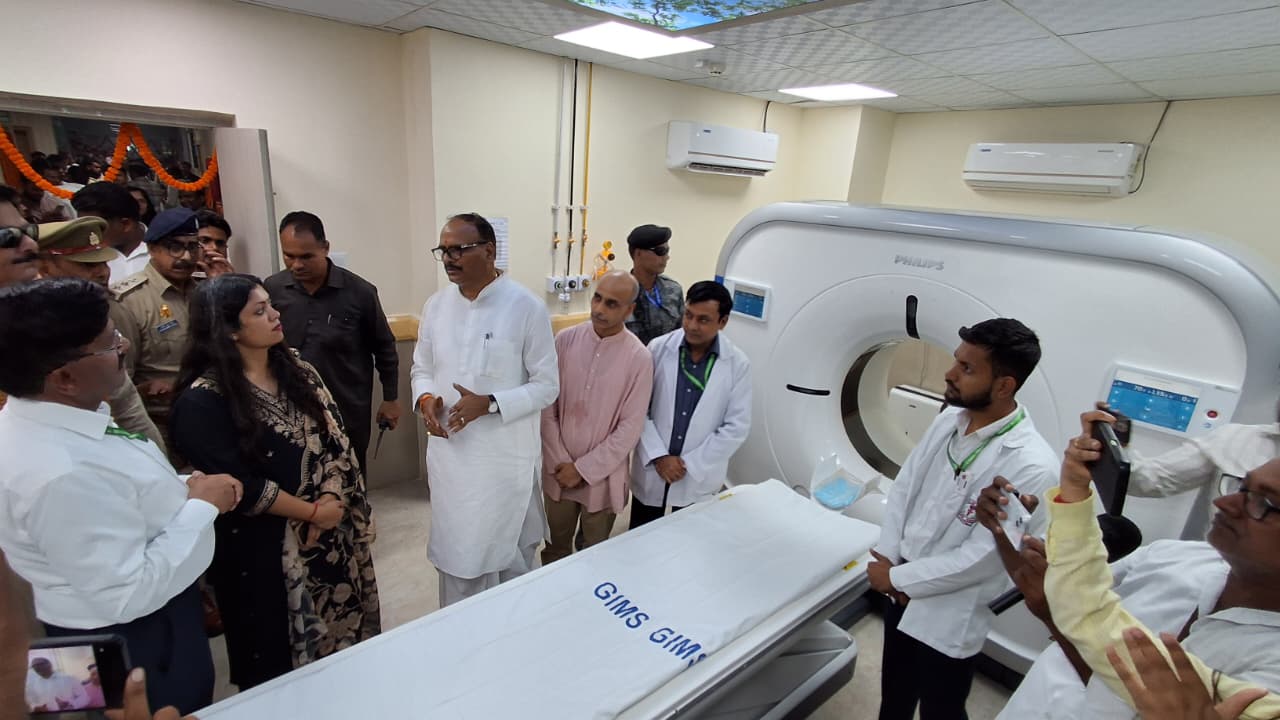 व्‍यापक दौरा कर उप मुख्‍यमंत्री ने परखी सरकारी योजनाएं: गौशाला, उच्च प्राथमिक विद्यालय व जिम्स अस्पताल में किया स्थलीय निरीक्षण