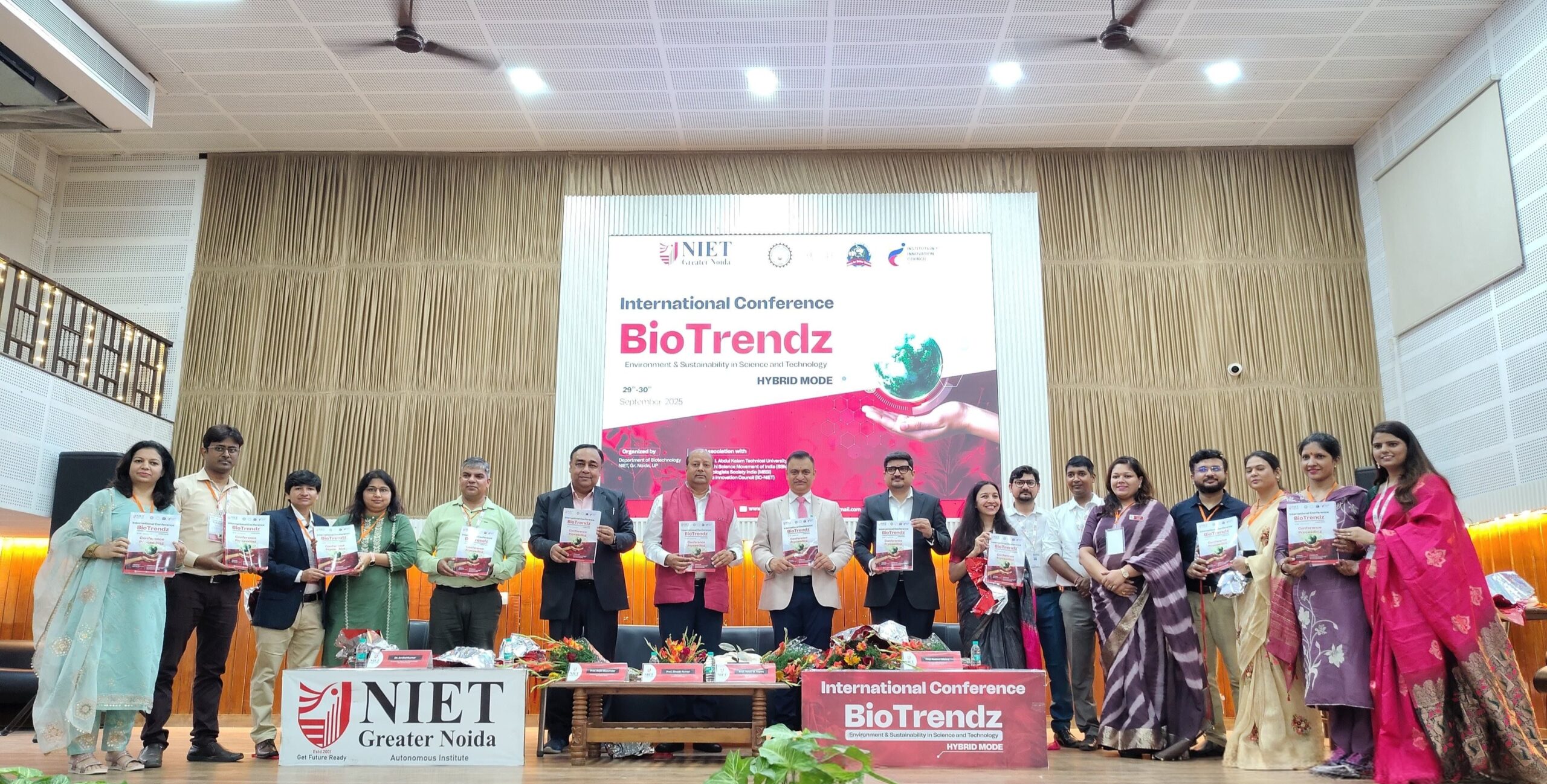 एनआईईटी कॉलेज में बायोट्रेंड्ज़ 2025 का आयोजन:देश–विदेश के शोधकर्ताओं, शिक्षाविदों, उद्योग जगत के विशेषज्ञों ने लिया हिस्‍सा