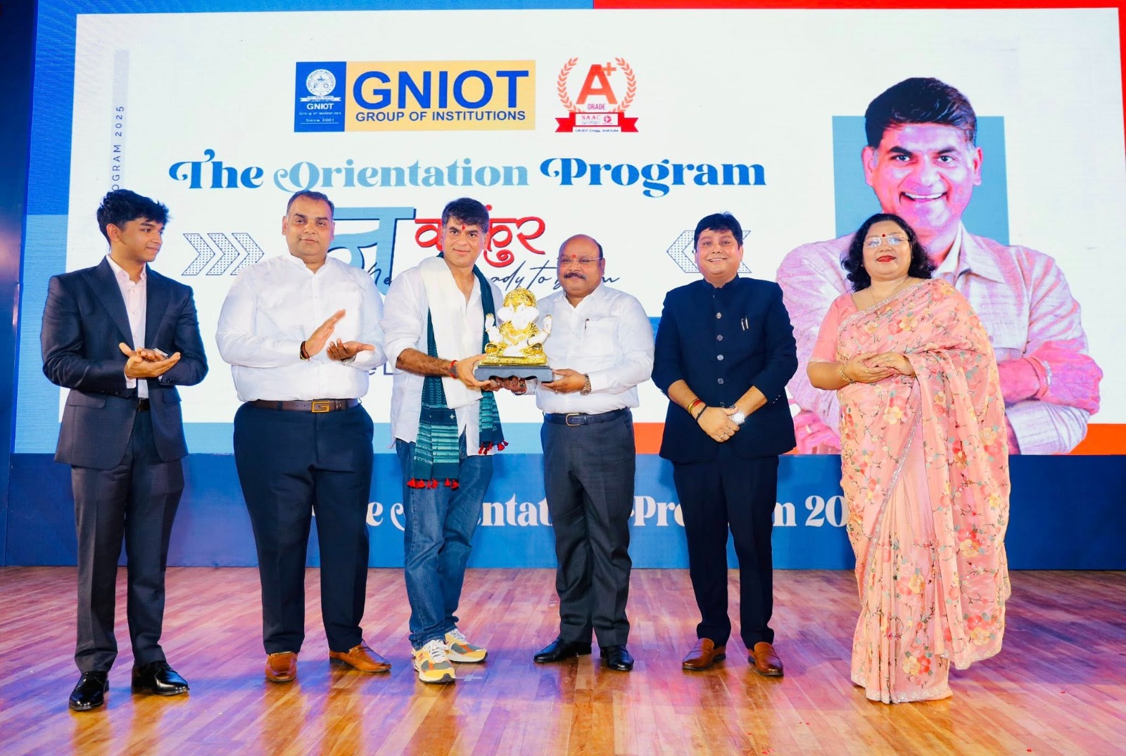 जीएनआईओटी कॉलेज के ओरिएंटेशन में सजी सितारों की महफ‍िल : खान सर ने कहा पढ़ाई का असली मकसद सिर्फ डिग्री लेना नहीं