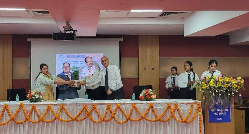 एक्‍युरेट कॉलेज में भारतीय न्यायपालिका प्रणाली एवं संविधान पर संगोष्‍ठी का आयोजन: छात्रों को न्यायपालिका एवं संविधान की मिली अहम जानकारी