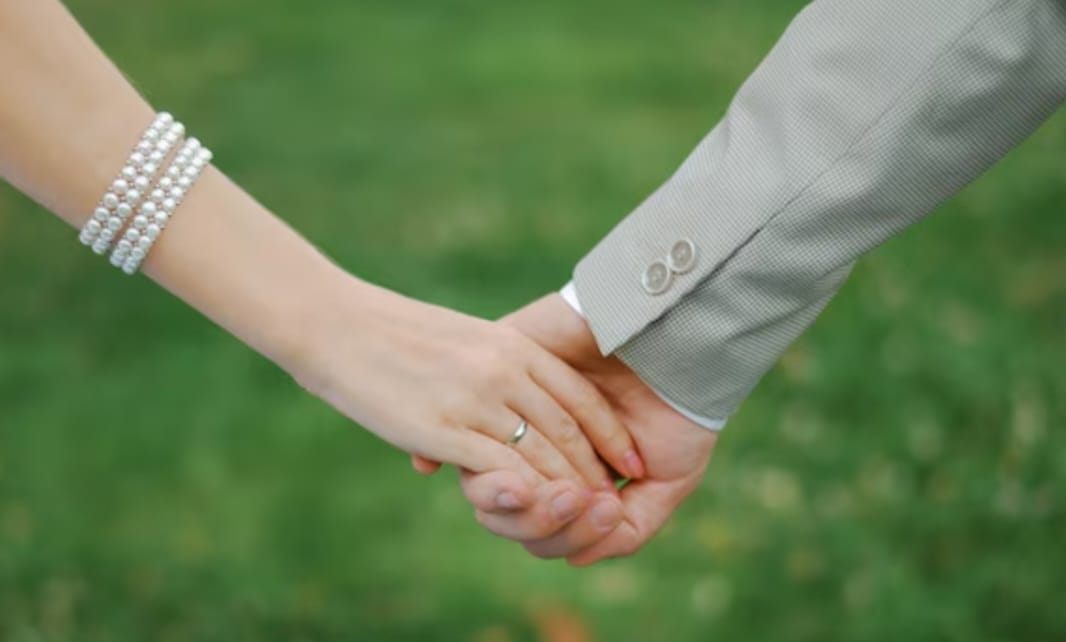 टूटते परिवार को फिर से जोड़ा: पुलिस की मानवीय पहल से लौटी खुशियों की बहार