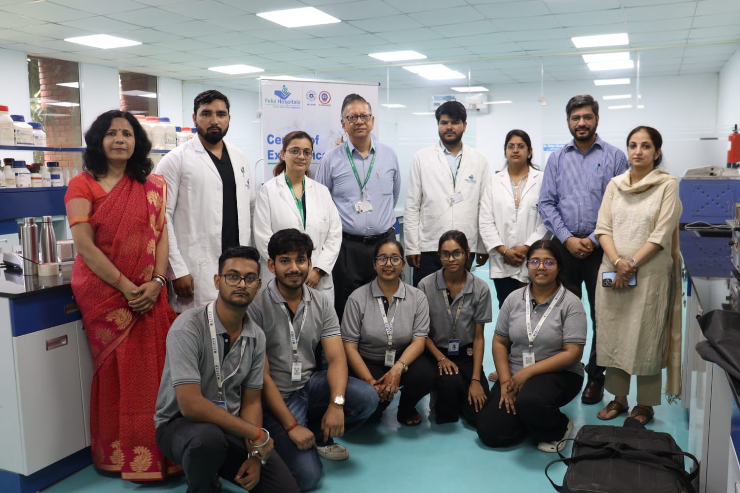 लॉयड इंस्टीट्यूट में रक्तदान व स्वास्थ्य जांच शिविर का आयोजन: विश्व फार्मासिस्ट दिवस पर किया गया आयोजन