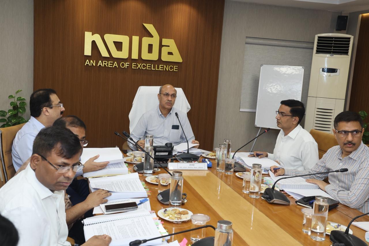 नोएडा प्राधिकरण के सख्‍त निर्णय ने लोगों के माथे पर डाला बल: वर्षों बाद भी मकान न बनाने वालों का आवंटन होगा निरस्‍त